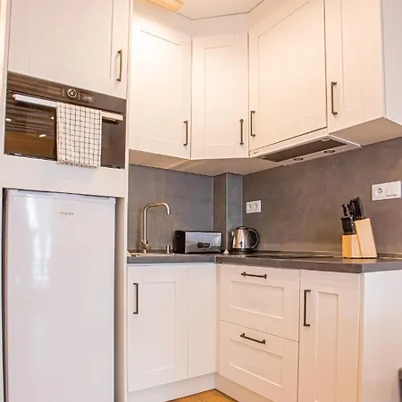 Alma Apartment *